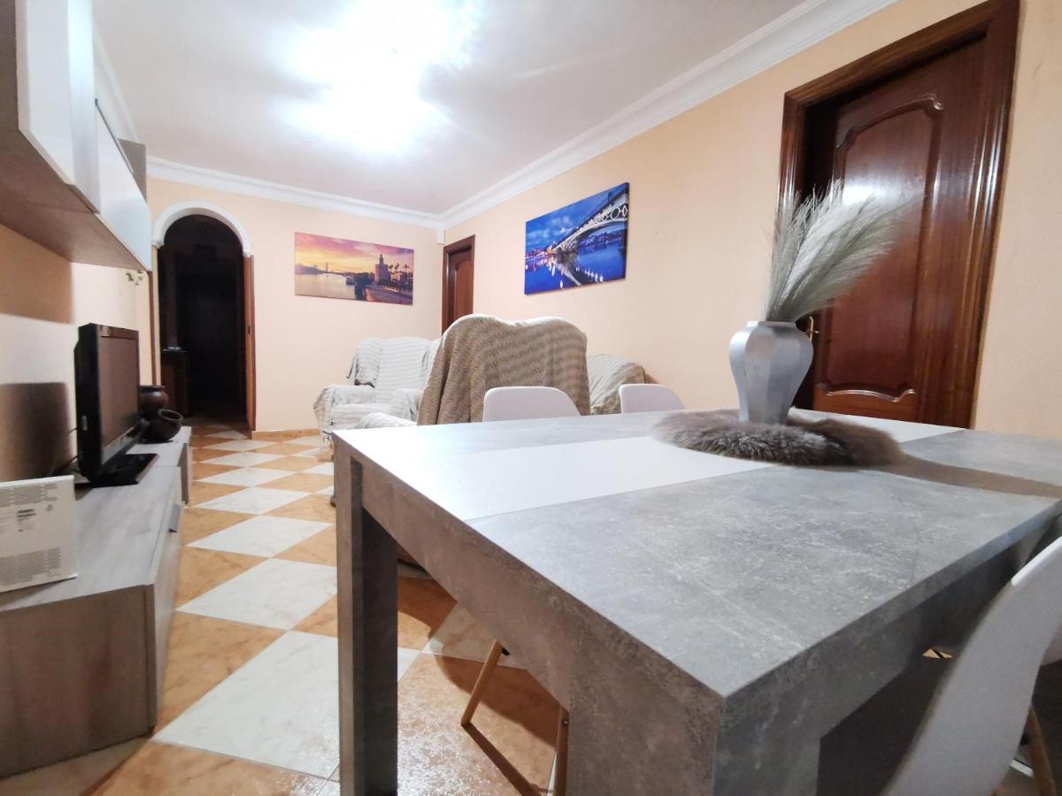 SleepIn Triana Appartement Sevilla Buitenkant foto