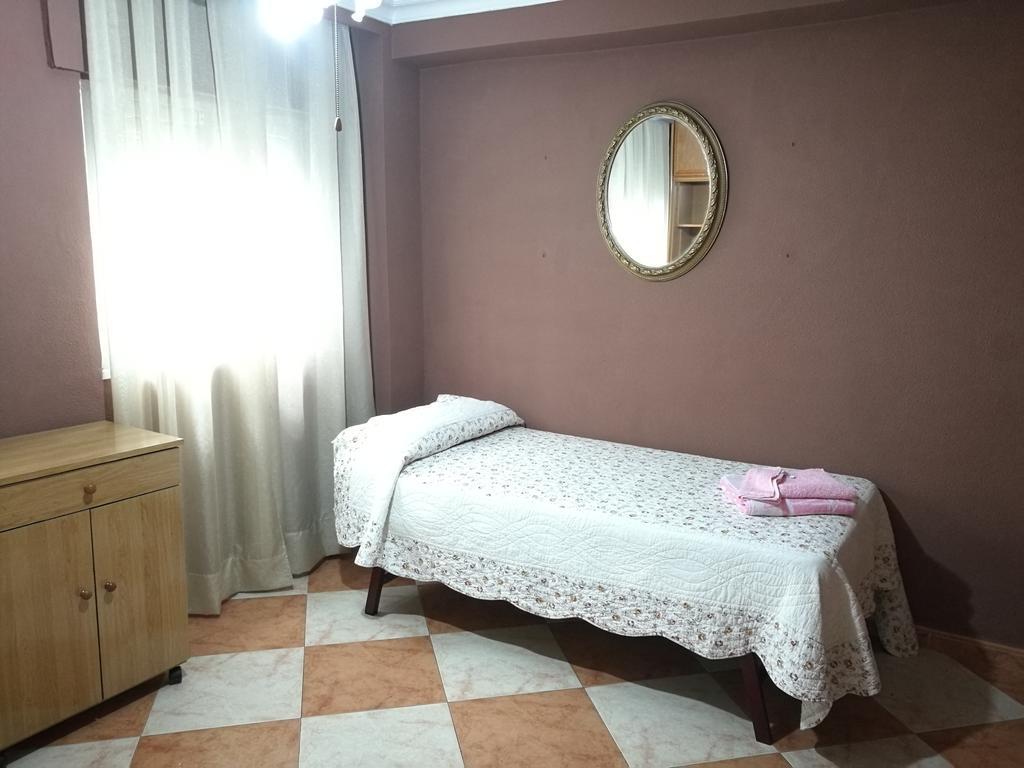 SleepIn Triana Appartement Sevilla Buitenkant foto