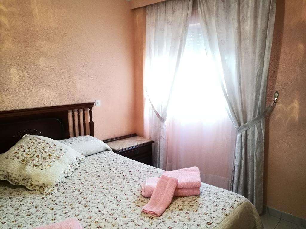 SleepIn Triana Appartement Sevilla Buitenkant foto